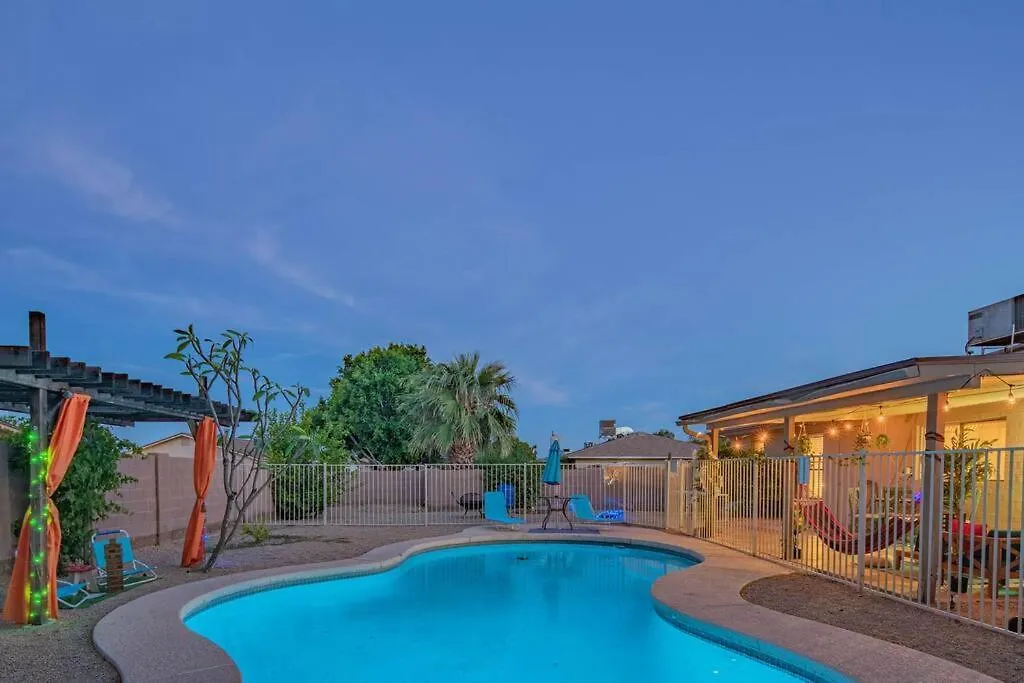 *Spoil Yourself! New Indoor Picnic & Pool 3Bd 2Ba* Phoenix